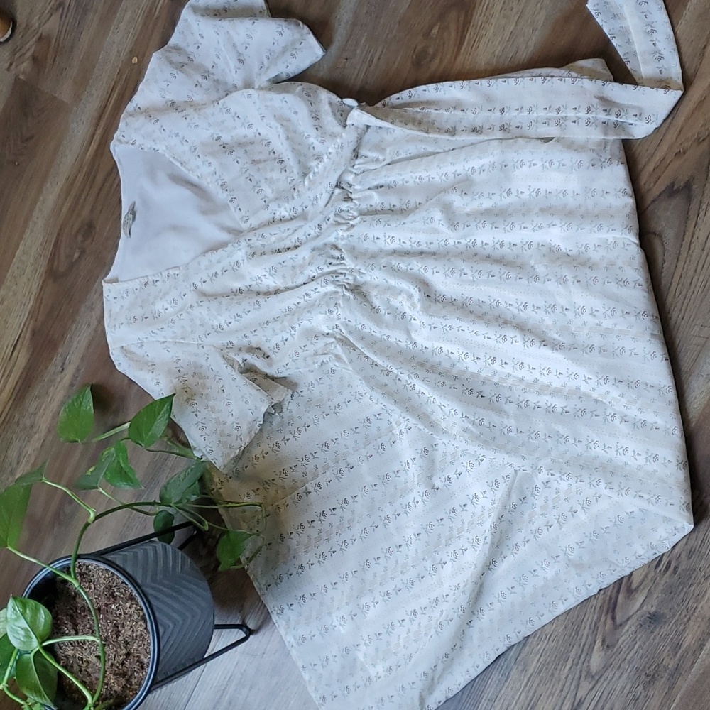 Ivory Polagram size small Max dress with Tie